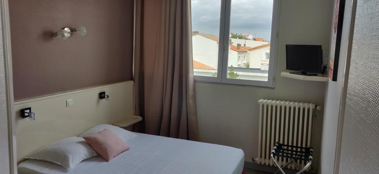 Logis Hotel Les Bleuets رويا المظهر الخارجي الصورة