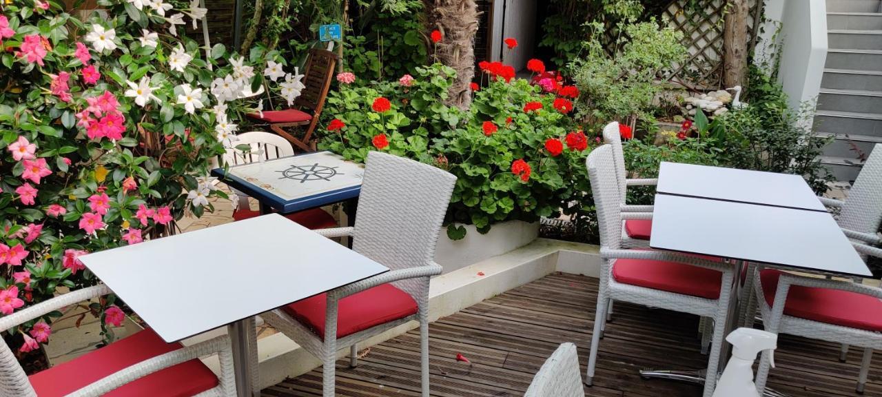 Logis Hotel Les Bleuets رويا المظهر الخارجي الصورة