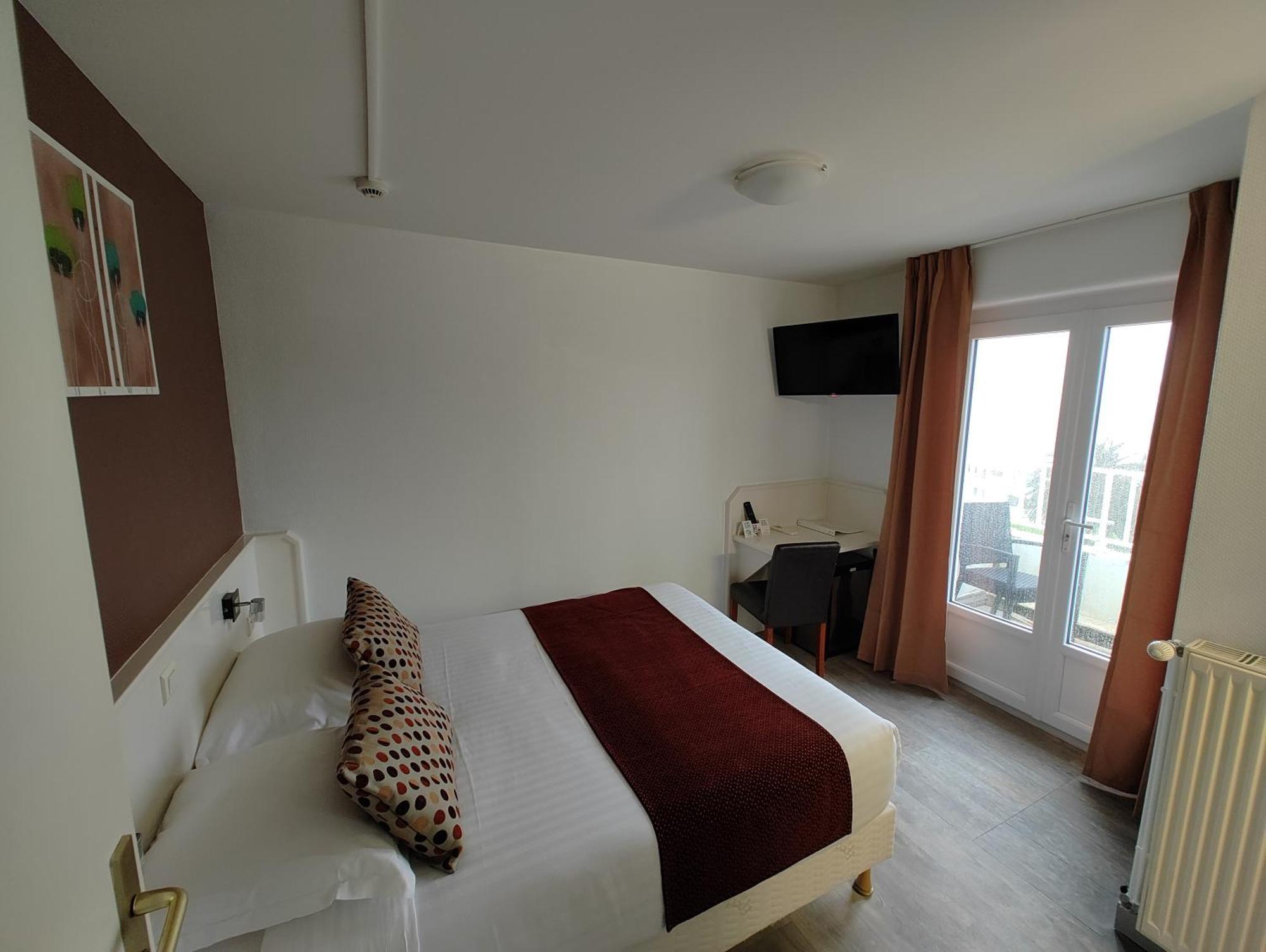 Logis Hotel Les Bleuets رويا المظهر الخارجي الصورة