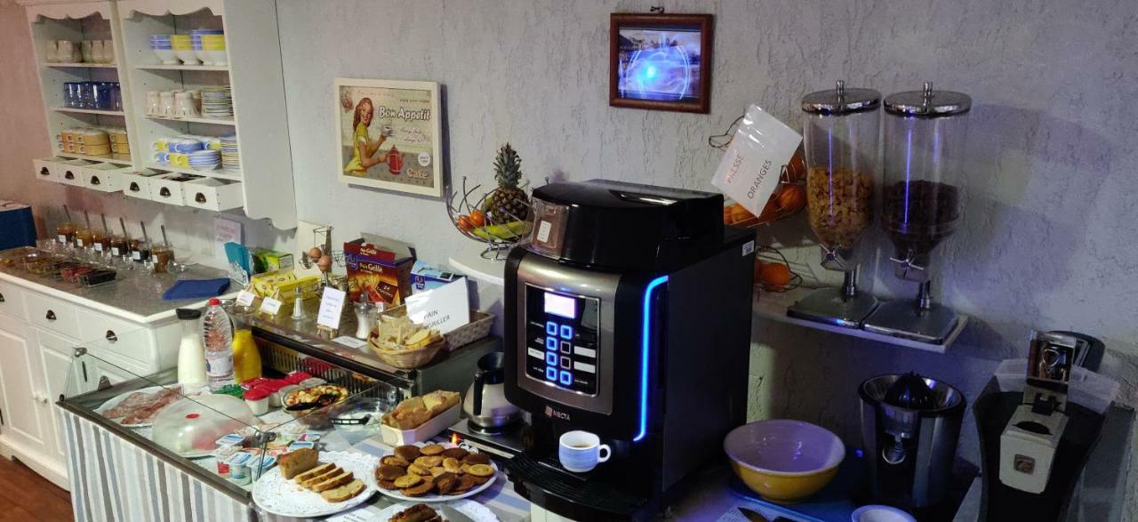 Logis Hotel Les Bleuets رويا المظهر الخارجي الصورة
