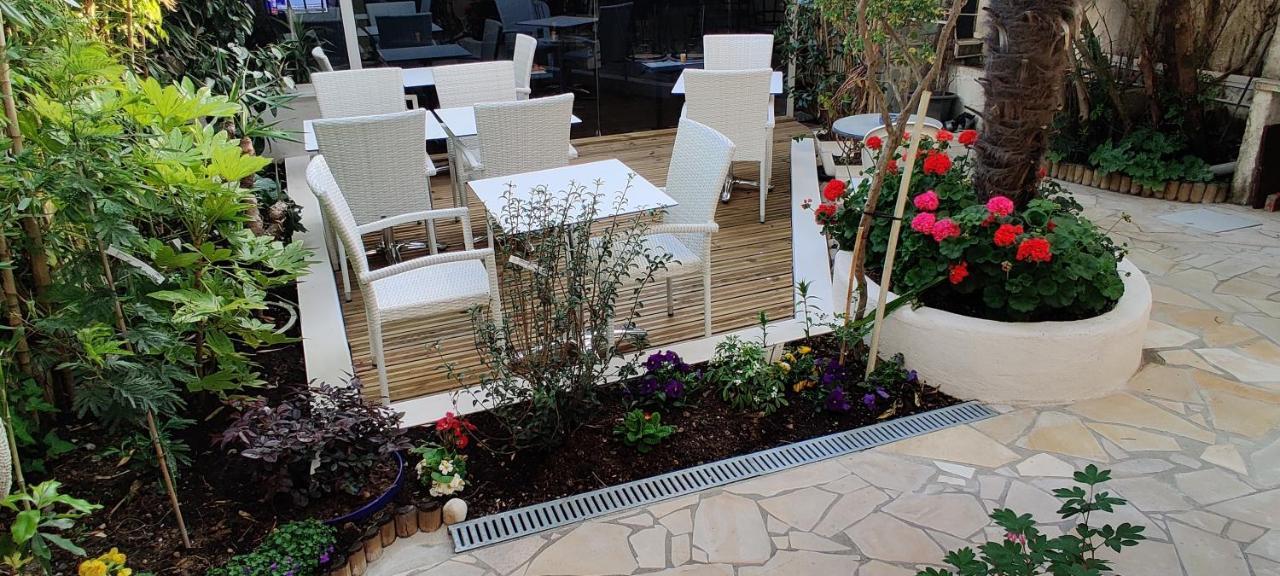Logis Hotel Les Bleuets رويا المظهر الخارجي الصورة